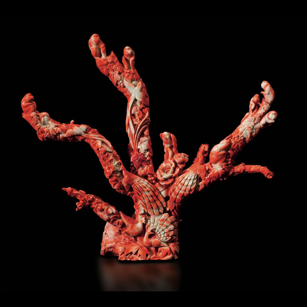 gruppo in corallo raffigurante guanyin, cina primi xx secolo